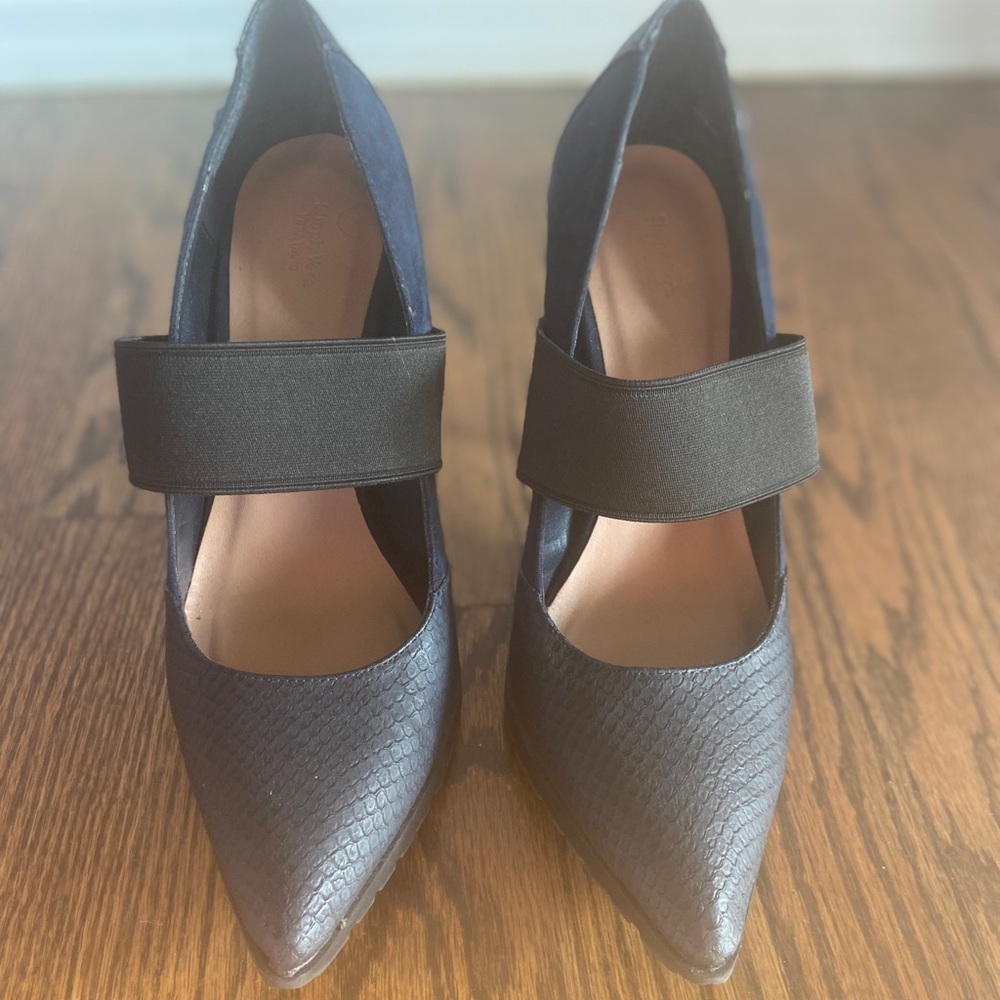 Vera Wang Heels Blue/black 8.5 Faux Snake skin &